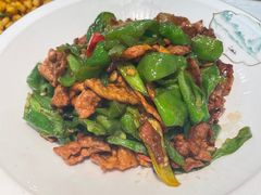 杭椒炒肉-澎湖湾农家菜(八一路楚天府店)