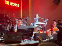 -TZ House音乐现场(来福士中心店)