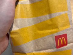 -麦当劳(深圳北站B2检票口楼上)