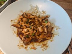 -蜜桃餐厅·伴山(湖滨商业街店)