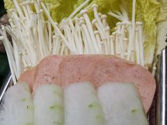 蔬菜拼盘-沙胆彪炭炉牛杂煲(成都玉林店)