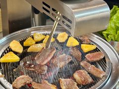 -围炉肉舍丹东海鲜烤肉·烤活鳗(步行街店)