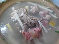 馄饨老鸭煲-老品芳