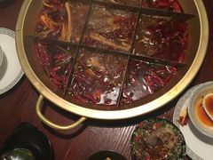 -重庆爽翻天老火锅(临平万达广场店)