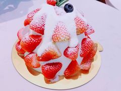 火山草莓蛋糕-花花卷卷·鲜食蛋糕(静安久光百货店)