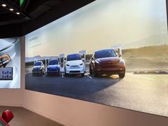 -TESLA 特斯拉(上海太古汇体验店)