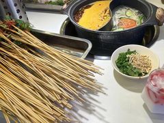 -钢管厂五区小郡肝串串香(蜀都万达店)