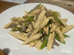 西芹拌双竹-伊喜饺子·烤鸭(五道口学院路店)