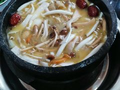 -南渝食府.墨脱石锅松茸鸡