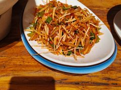 -老滇山寨•云南特色菜•地方菜•民族风情歌舞表演(金碧店)