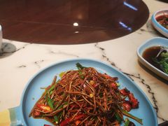 -有红鸡毛店·川菜(建设路店)