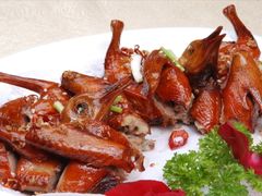 金牌脆皮乳鸽-景笙毋米粥底火锅(20年老字号)