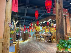 -老滇山寨•云南特色菜•地方菜•民族风情歌舞表演(金碧店)