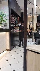 -HAIR CORNER