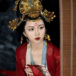 -盘子女人坊生日照·摄影馆(华强店)