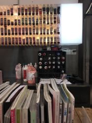 -Hair Co.一间沙龙