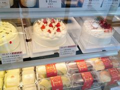 -红宝石·鲜奶小方·海派西点房(南丹店)