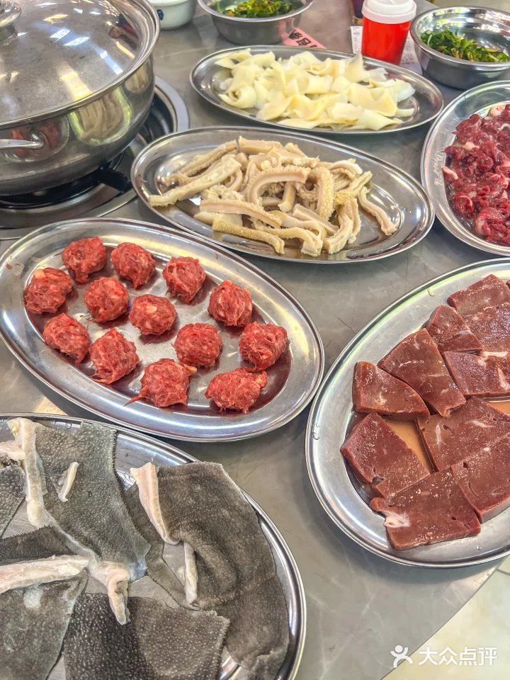 鲜牛称重火锅，味蕾炸裂盛宴！😍