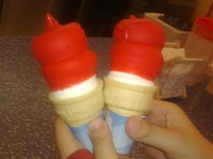 樱桃蛋筒-DQ(西苑店)