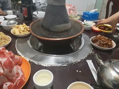 -洞庭洲·防空洞火锅·烧烤·铜锅涮肉(新百广场店)