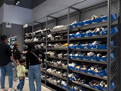 -百年港湾奥特莱斯(香炉礁店)