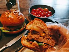 -HIGH FIVE哈福手工汉堡(桂林路店)