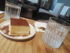 -房角石咖啡与书(吉大南校店)