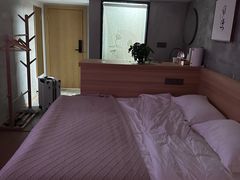 -闲隅江景艺术酒店(解放碑洪崖洞总店)