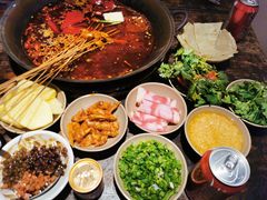 -四小区火锅·巷子里的重庆火锅(花照壁店)