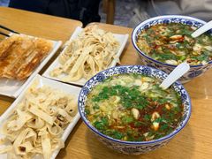 -八百里牛肉汤(盖饭·锅贴·万象城店)