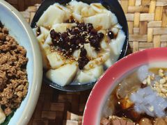 -爆炸头阿姨小四川正宗川味小吃(无任何分店)
