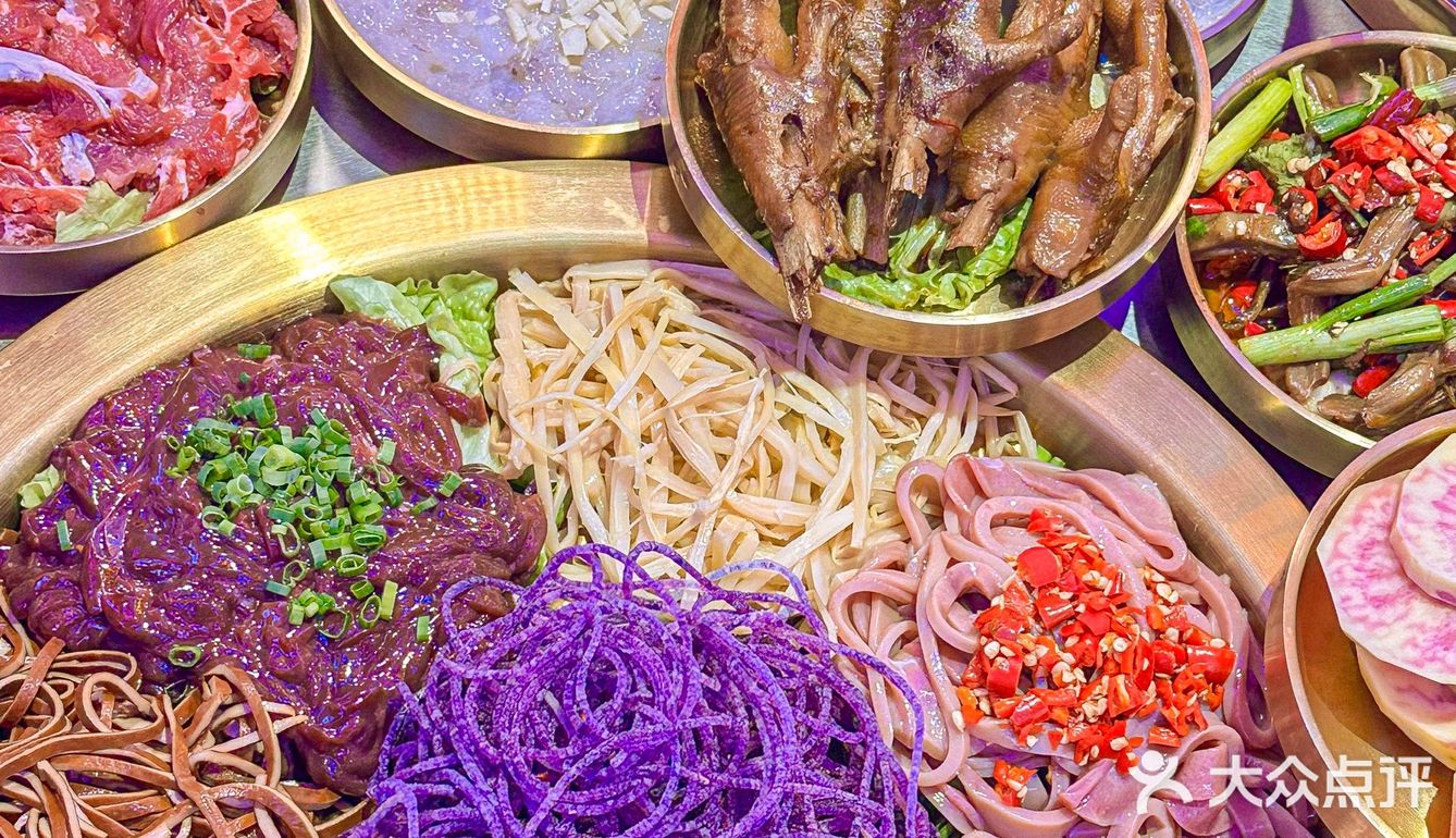 哇不是吧这么赛博朋克你确定这是火锅店？