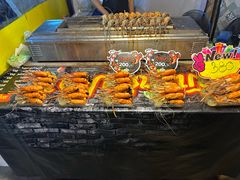 -席娜卡琳火车铁道夜市