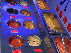 自助调料区-马路牙子烧烤音乐酒馆(望京店)