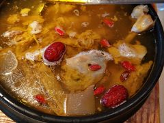 招牌酸萝卜老鸭汤-吕记老鸭汤·徽菜馆(东营路店)