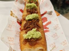 牛油果阿妈生旧叉烧芝士油条-喜势点·糖沙翁手工茶点·本地人茶居(永庆坊店)