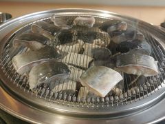 -围炉肉舍•炭烤活鳗•丹东海鲜烤肉(步行街店)