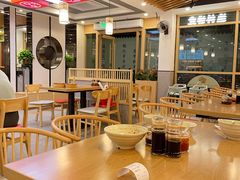 大堂-佬钱湾仔(衣裳街店)