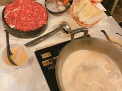 -鲜入围煮花胶鸡海鲜火锅