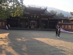 -峨眉山报国寺