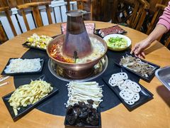 -果松木炭酸菜铜火锅·外婆参鸡汤