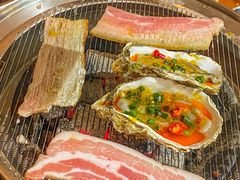 -围炉肉舍•炭烤活鳗•丹东海鲜烤肉(步行街店)