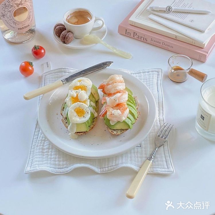 悠闲早餐桌
