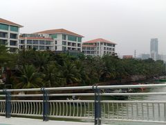 -万绿园