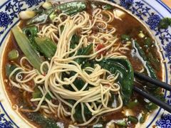 -渝之汇牛肉豌杂面