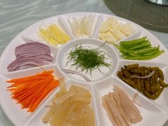 -龙悦湾酒家·八阵鱼生·渔人码头店