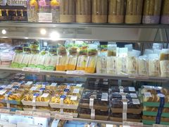 面包甜点陈列柜-恩朵烘焙坊(金街总店)
