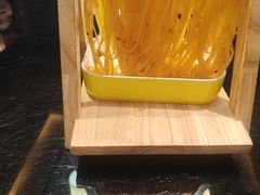 -东口码头·烧鸽子·鱼头泡饼·地方菜(金鹰悦城店)