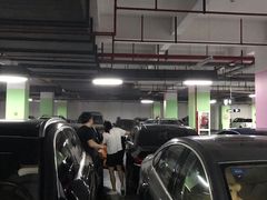 -虹梅国际广场-地下停车场