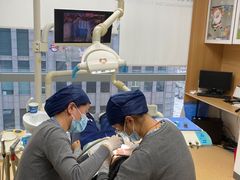 -瑞尔齿科(上海长风大悦城店)